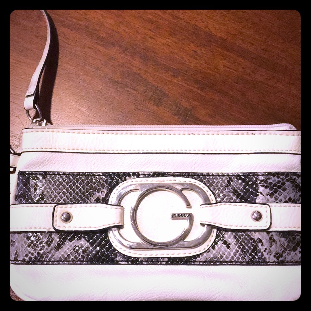 Guess clutch